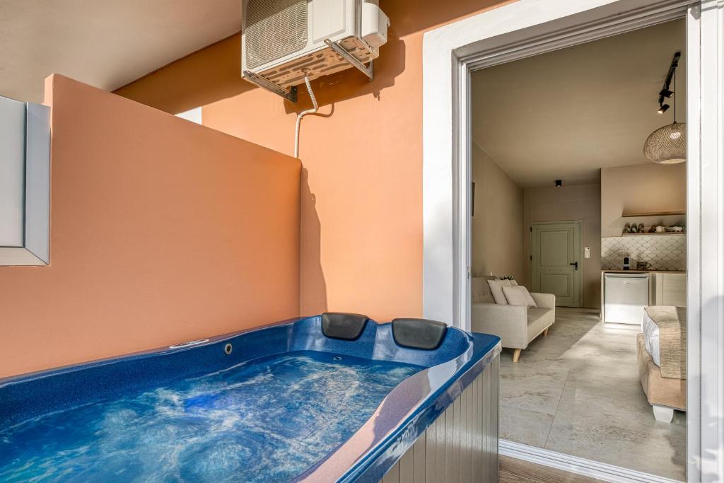 Hot tub on the terrace of a select accommodation category